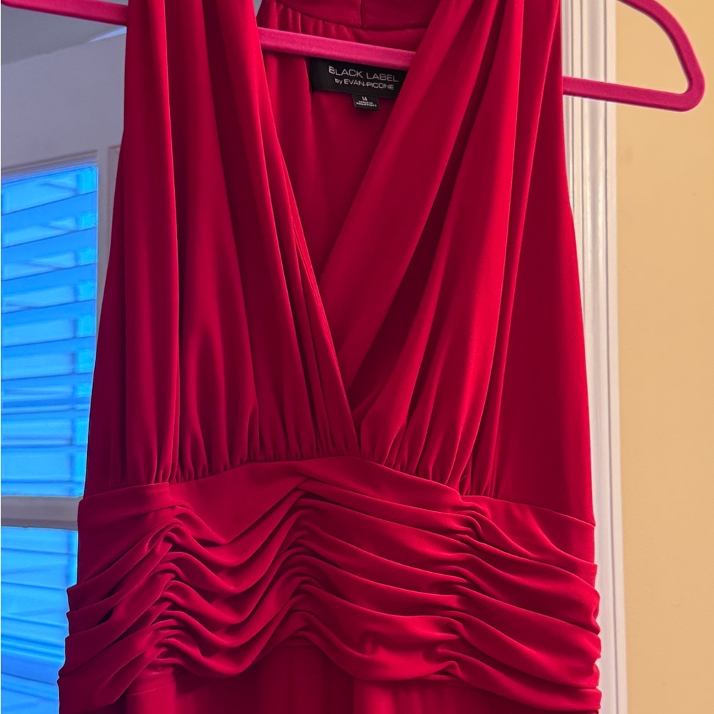 Elegant Red Sleeveless Dress